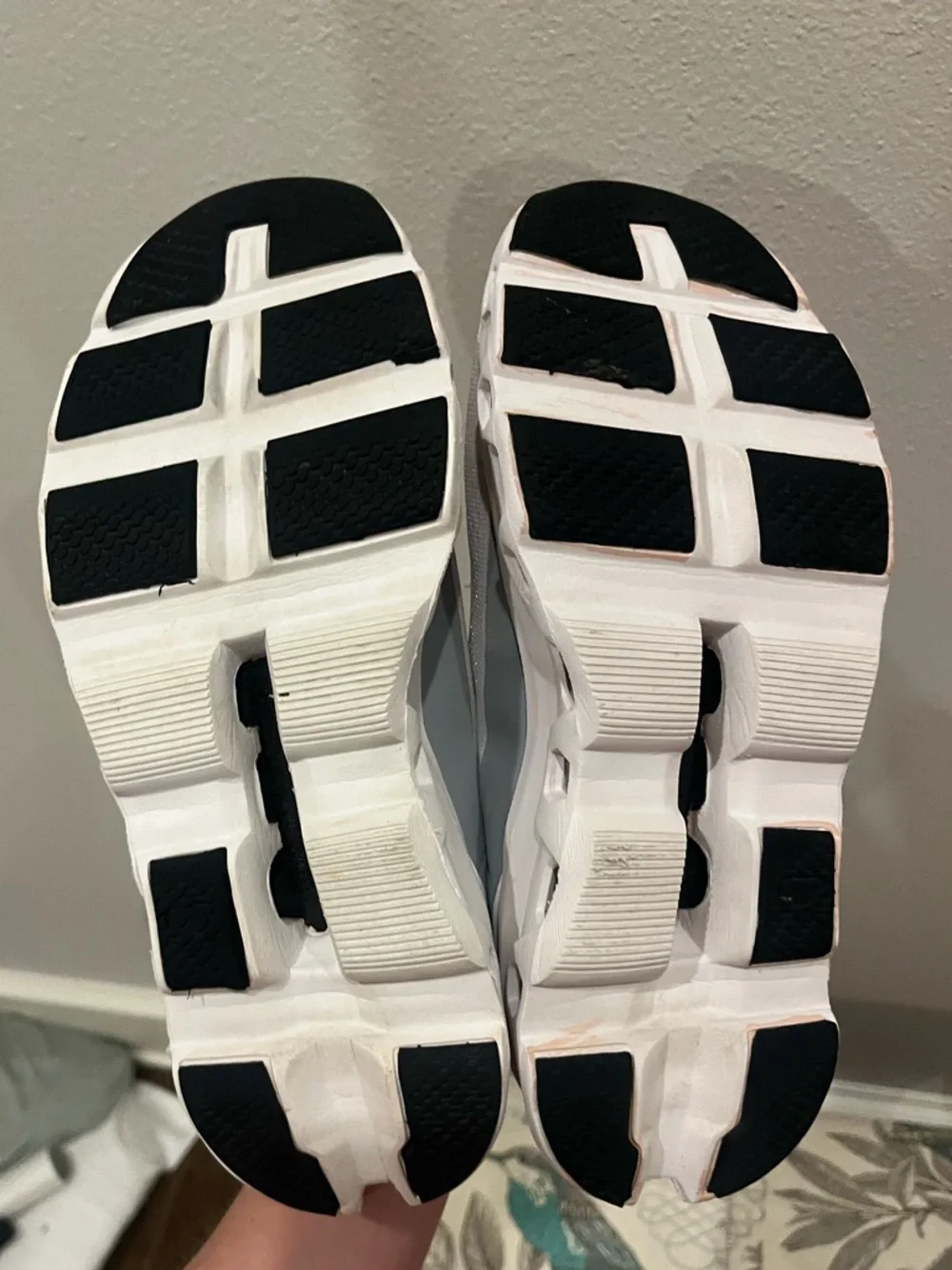 Men’s On Cloudmonster white size 8 (41) - Picture 7 of 10